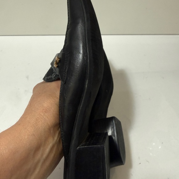 Leather mules, Etienne Aigner, signature logo pattern 
 is an American fashion - Picture 13 of 16